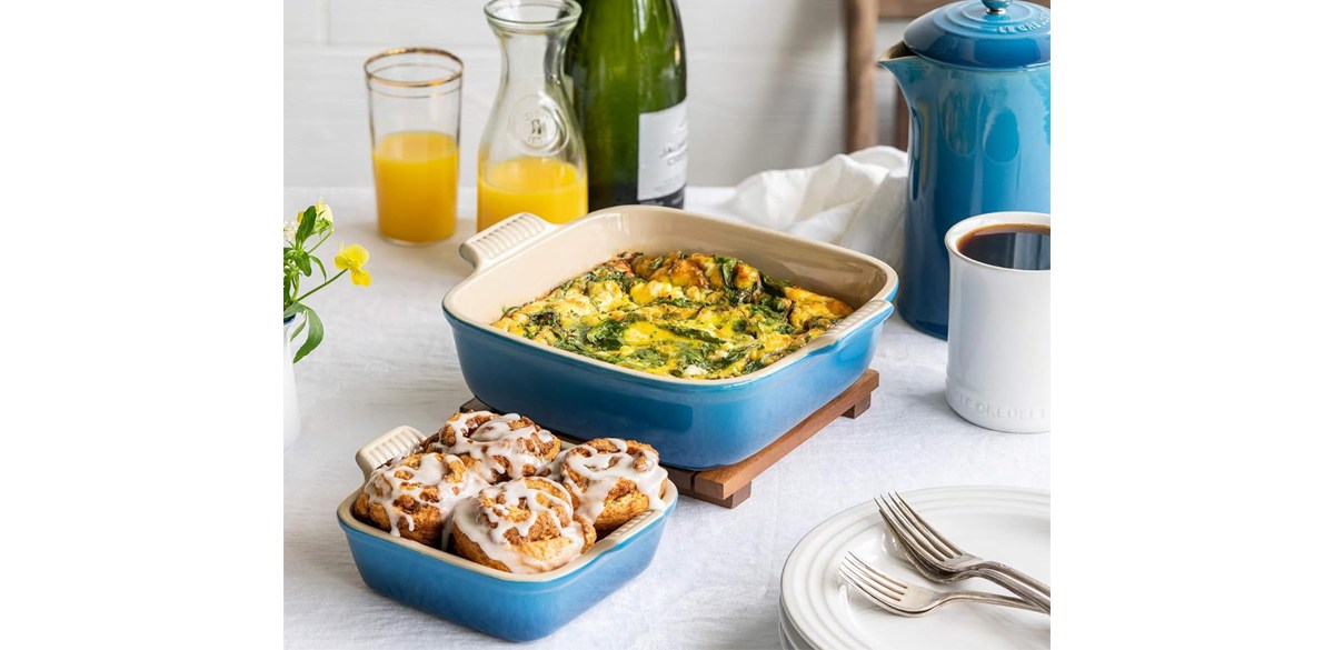 Le Creuset Stoneware Heritage Set of 2 Square Dishes , Small - 18 oz. &amp; Medium - 2 qt. in Caribbean