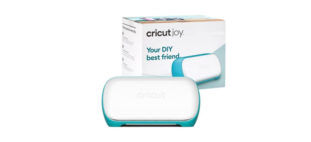 Cricut Joy Machine & Digital Content Library Bundle on white background Cricut Joy Machine & Digital Content Library Bundle on white background