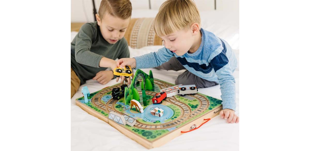 Melissa &amp; Doug Take-Along Railroad Tabletop Playset