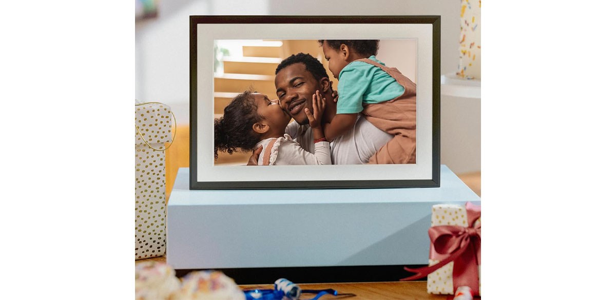 Aura Carver 10in HD WiFi Digital Picture Frame