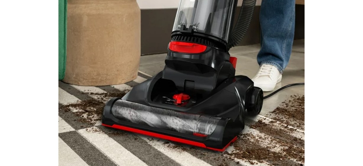 Dirt Devil Multisurface Total Pet Bagless Upright Vacuum Cleaner