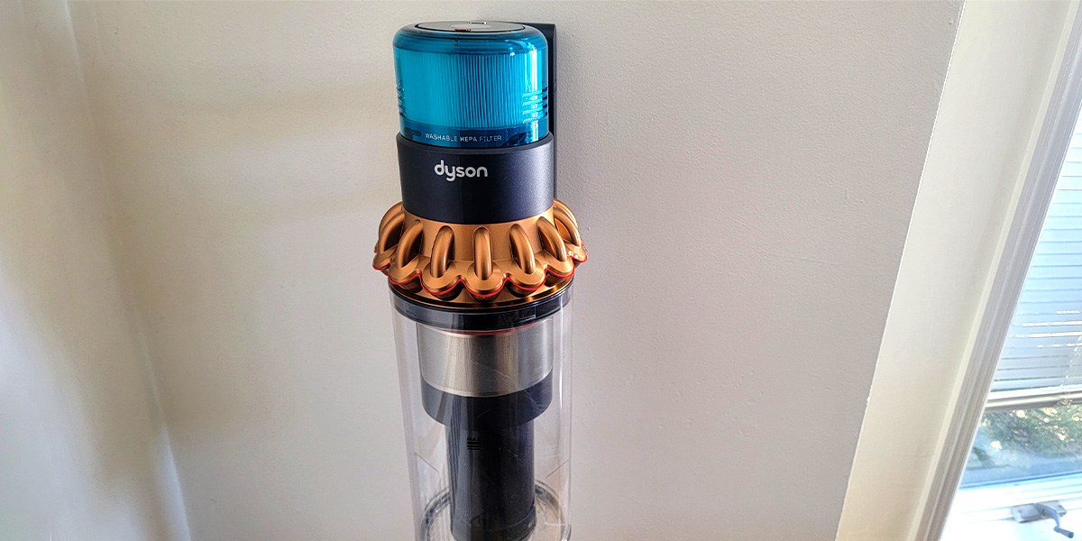 Closeup image of top of Dyson Gen5outsize Absolute against wall