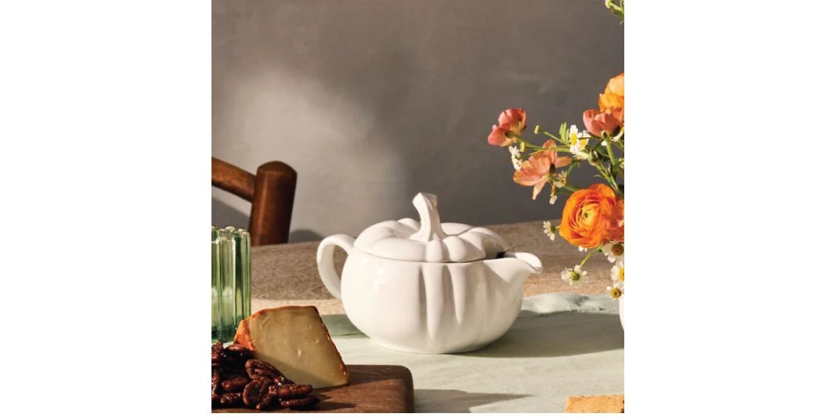 Le Creuset Pumpkin Gravy Boat with Lid-le-crueset-pumpkin-cookware